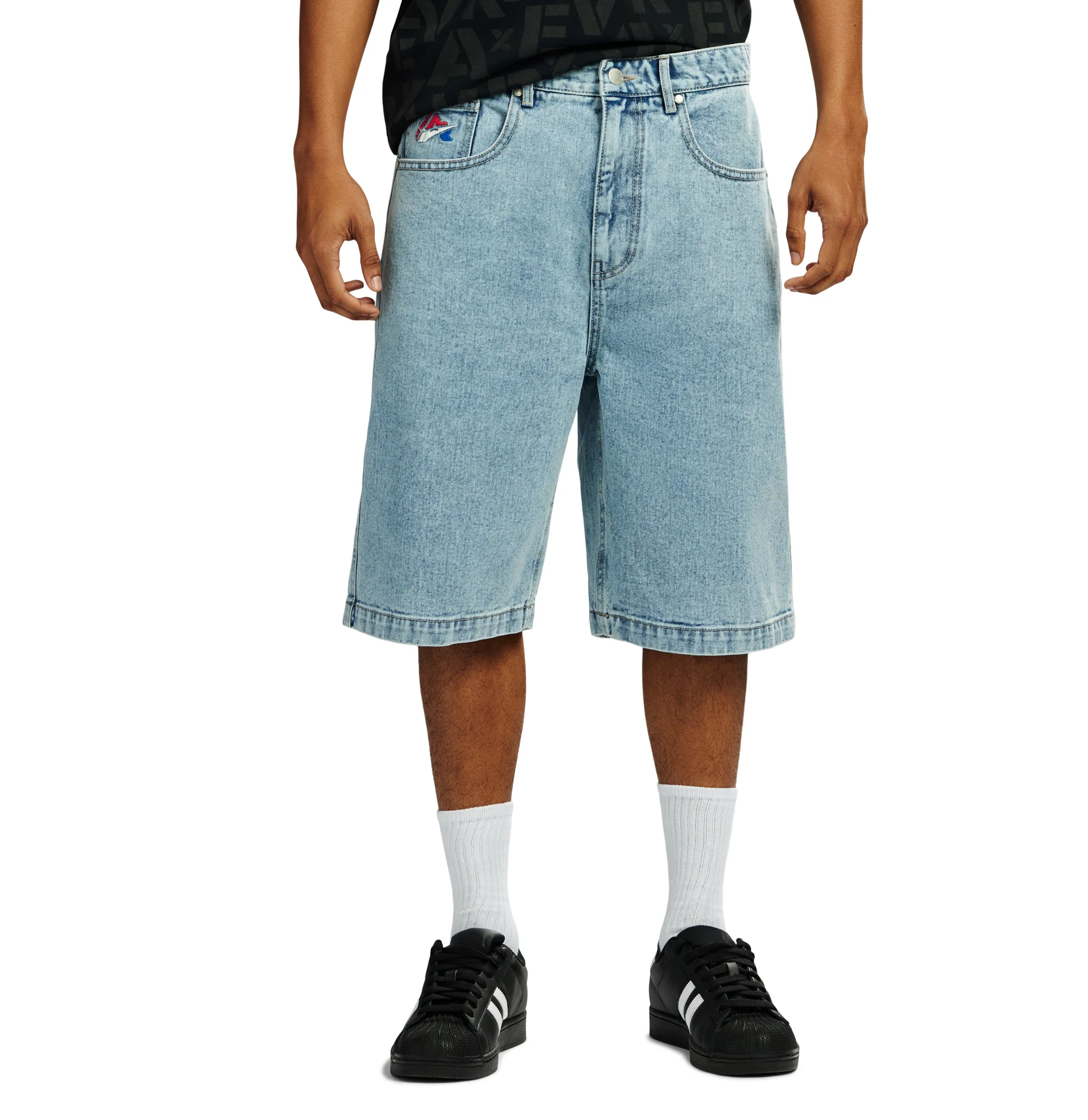 MID WASH DENIM SHORT - Image 3