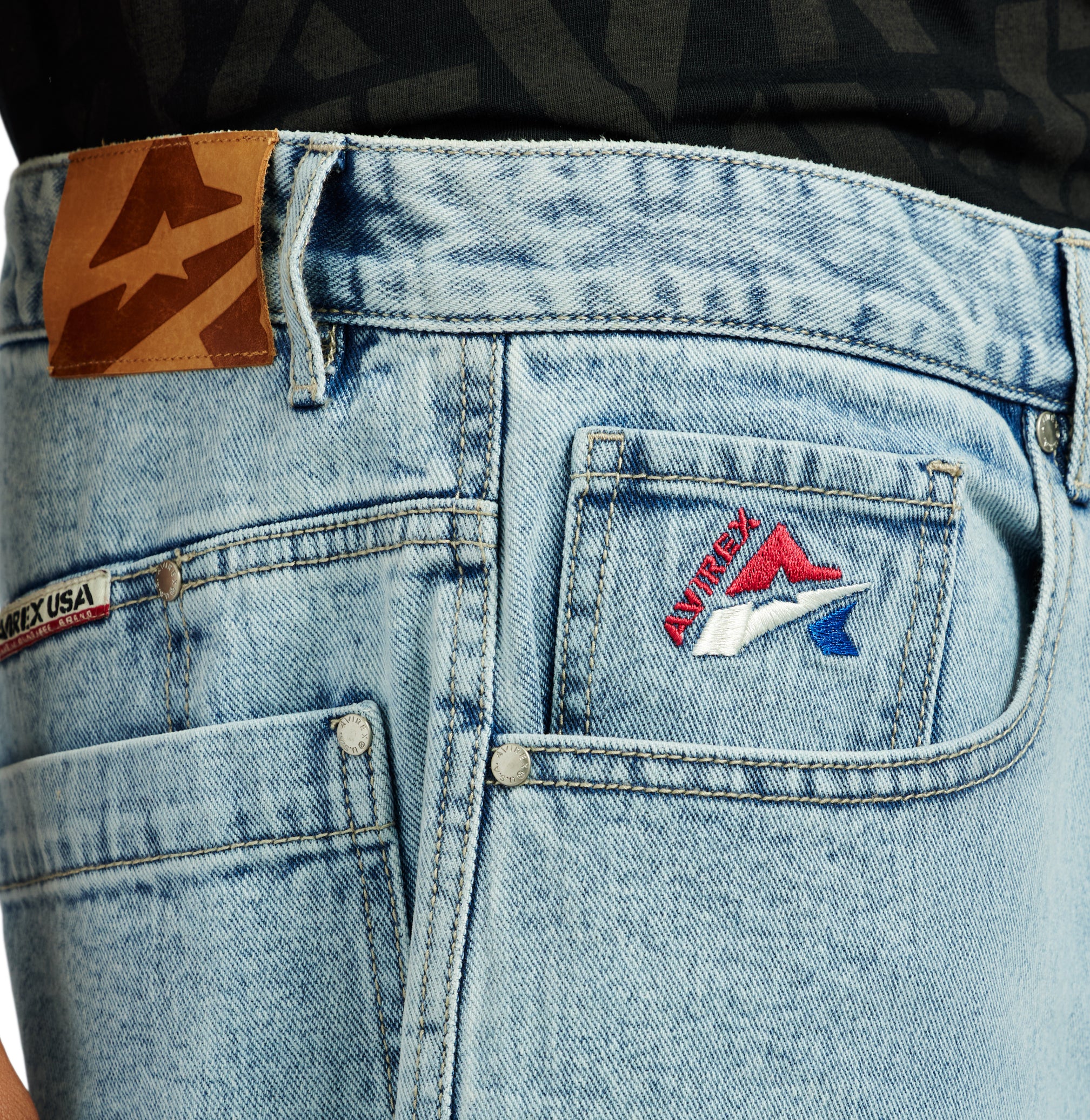 MID WASH DENIM SHORT - Image 7